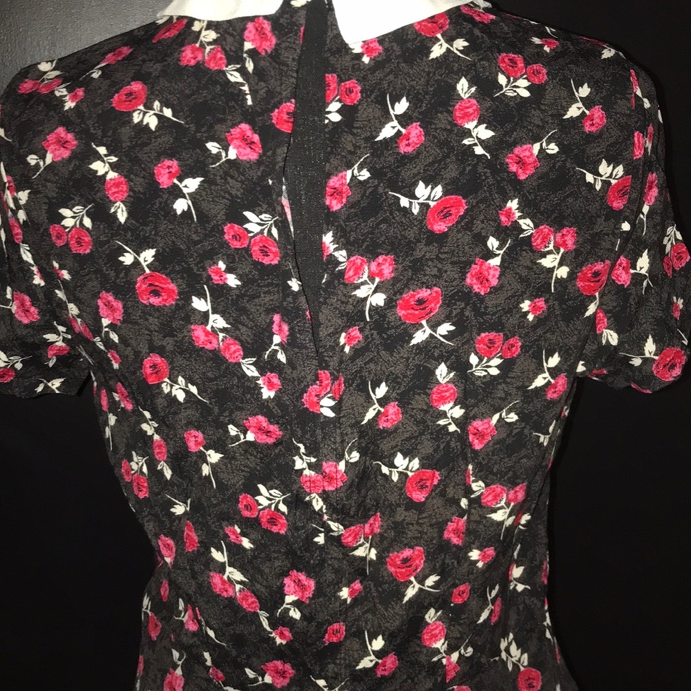 Collared rose dress. OFFERS WELCOME - Picture 3 of 3